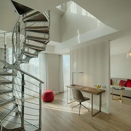Nh Collection Centro Otel 4*