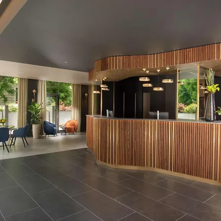 إن إتش كولكشن سنترو