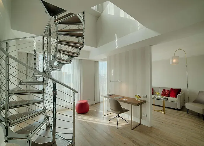 מלון Nh Collection Centro 4*