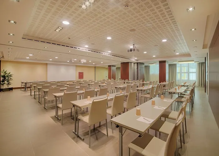 מלון Nh Collection Centro 4*