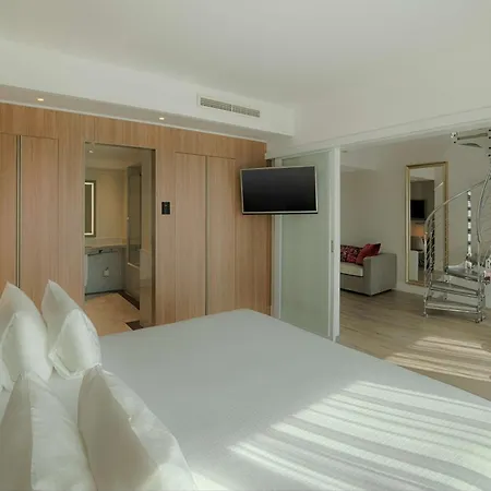 Nh Collection Centro Otel 4*