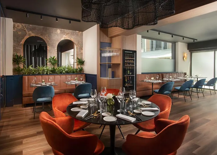 מלון Nh Collection Centro 4*