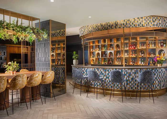 Отель Nh Collection Centro 4*